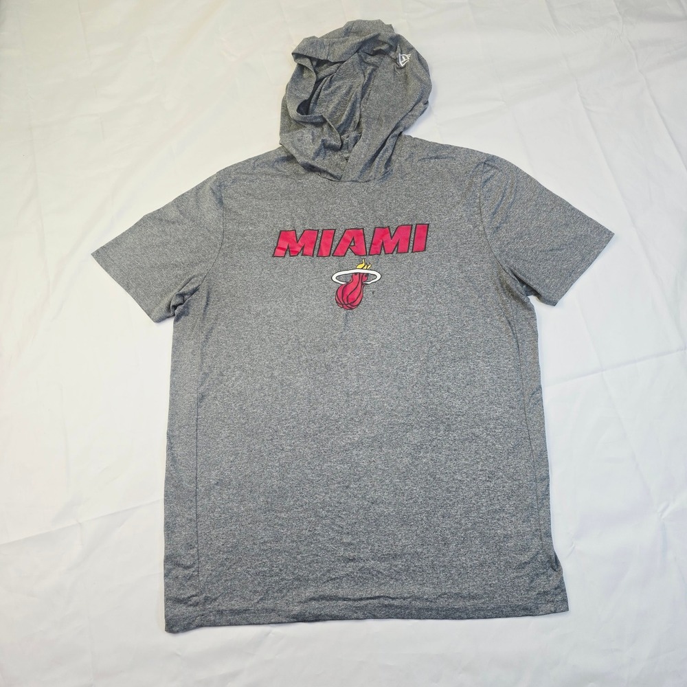 New Era Men's Miami Heat Short Sleeve Hoodie Medium Gray NBA Basketball Tee J73